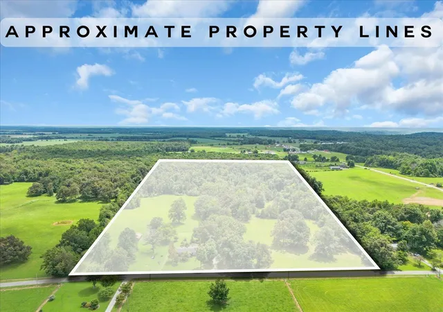 Photo 3 of Single family home for sale at 204 Charlie Crosslin Rd, Manchester, TN 37355 | MLS# 3336195 | Listing updated on 2026-09-29