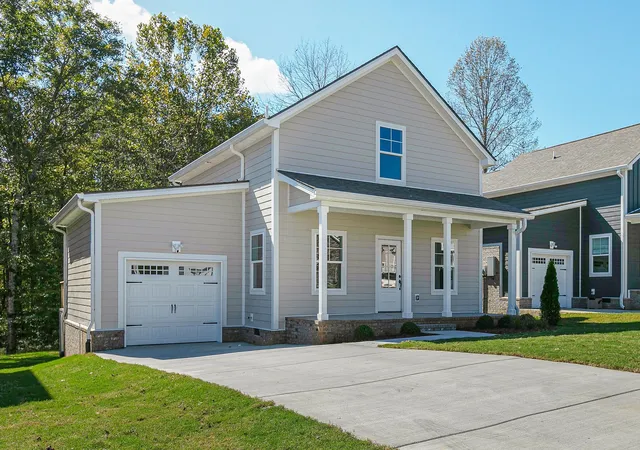Photo 3 of Single family home for sale at 1028 Sycamore Ridge E, Burns, TN 37029 | MLS# 3322276 | Listing updated on 2026-08-04