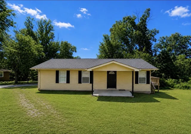 Photo 1 of Single family home for sale at 91 Oak Hts, Erin, TN 37061 | MLS# 3501245 | Listing updated on 2026-10-18