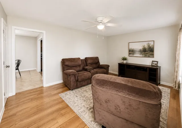 Photo 3 of Single family home for sale at 91 Oak Hts, Erin, TN 37061 | MLS# 3501245 | Listing updated on 2026-10-18