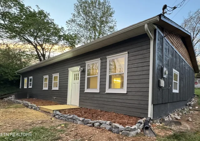 Photo 1 of Single family home for sale at 128 Crisp Rd, Lenoir City, TN 37771 | MLS# 3536064 | Listing updated on 2026-09-03