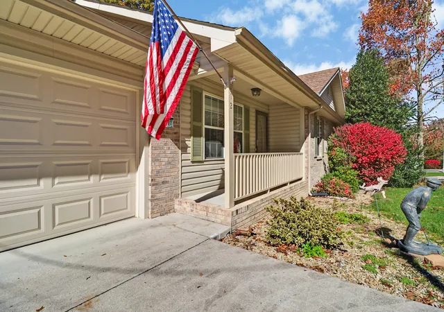 2nd image of 112 Lakewood Dr, Crossville, TN 38558 | MLS# 3322313