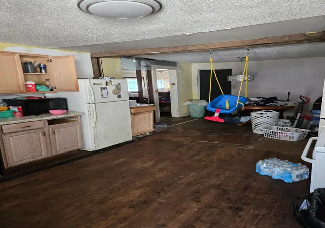 3rd image of 301 S Wilder Ave, Rockwood, TN 37854 | MLS# 3322321