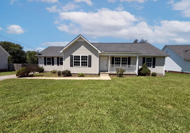Photo 1 of Single family home for sale at 125 Ivanhoe Ct, Murfreesboro, TN 37127 | MLS# 3322343 | Listing updated on 2026-09-24