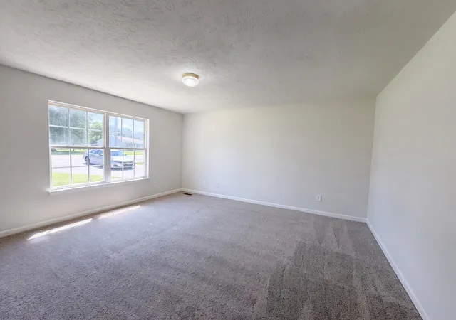Photo 3 of Single family home for sale at 125 Ivanhoe Ct, Murfreesboro, TN 37127 | MLS# 3322343 | Listing updated on 2026-09-24