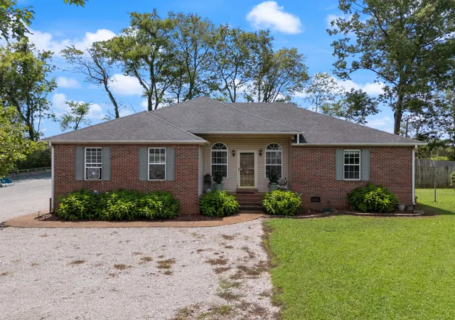 2nd image of 2122 Derrick Rd, Chapel Hill, TN 37034 | MLS# 3322379