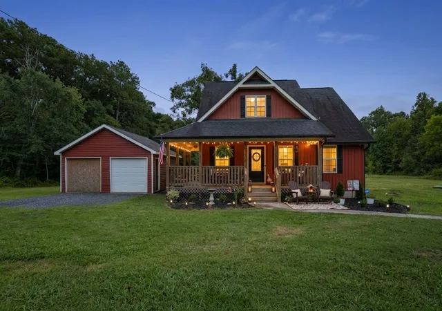 1st image of 1728 Beaverdale Road Ne, Dalton, GA 30721 | MLS# 3322402