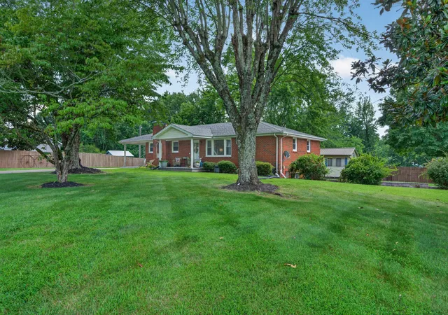 1st image of 2015 Hwy 70 W, Dickson, TN 37055 | MLS# 3510404