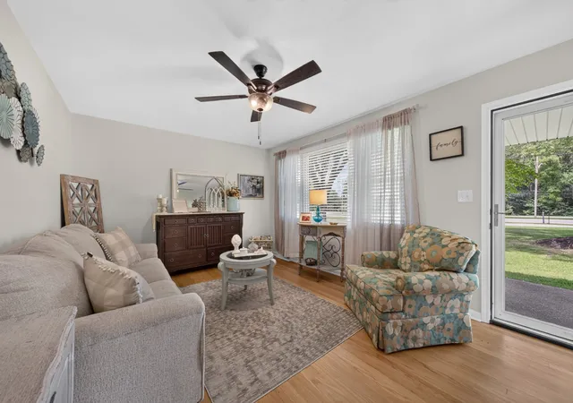 2nd image of 2015 Hwy 70 W, Dickson, TN 37055 | MLS# 3510404
