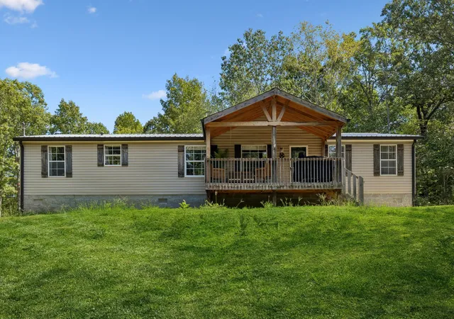 Photo 1 of Manufactured home for sale at 318 Lucas Ridge Ln, Waverly, TN 37185 | MLS# 3335907 | Listing updated on 2026-09-07