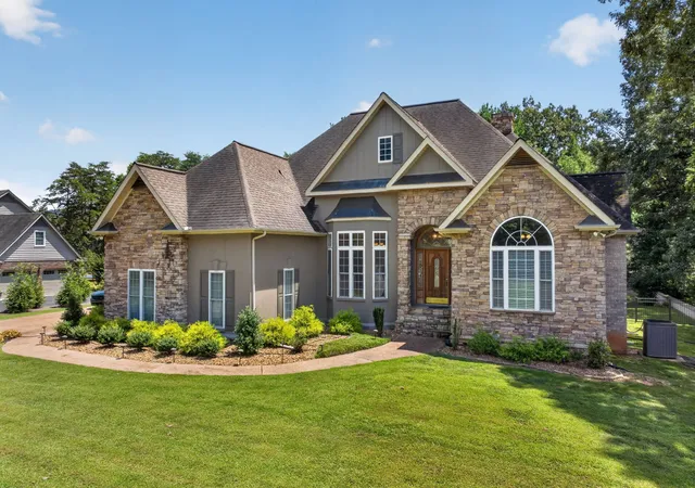 2nd image of 25 W Laurel Ave, Mc Minnville, TN 37110 | MLS# 3333540