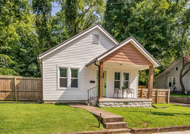 3rd image of 119 Poplar St, Dickson, TN 37055 | MLS# 3336273