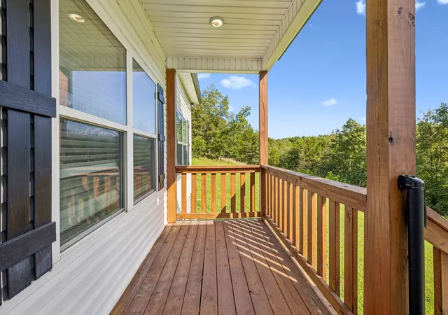 Photo 3 of Single family home for sale at 2800 N Hurricane Crk Rd, Mc Ewen, TN 37101 | MLS# 3335777 | Listing updated on 2026-08-24