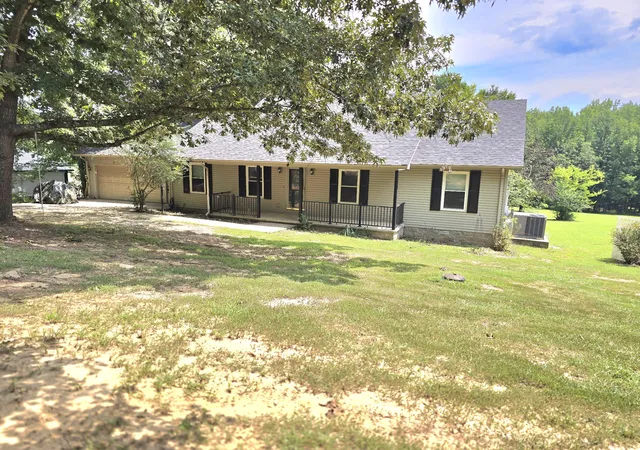 2nd image of 39 Bayshore Dr, Cadiz, KY 42211 | MLS# 3500783