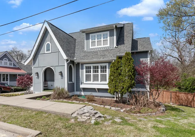 Photo 3 of Single family home for sale at 417 Patina Cir, Nashville, TN 37209 | MLS# 3529876 | Listing updated on 2026-09-06