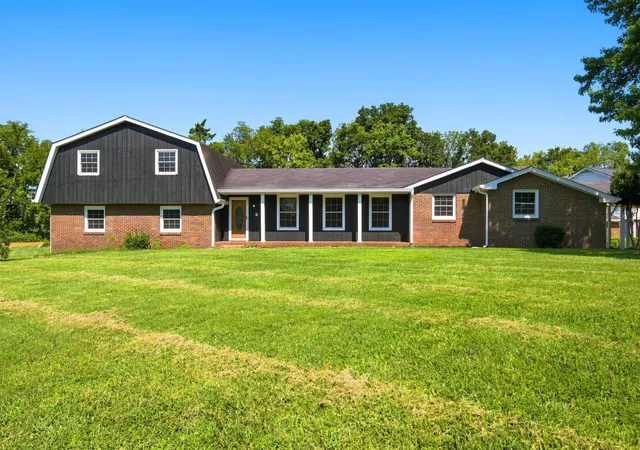 1st image of 110 Highlander Dr, Hendersonville, TN 37075 | MLS# 3501373