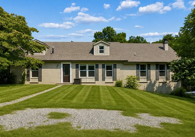 1st image of 305 Cainridge Dr, Clarksville, TN 37040 | MLS# 3510433