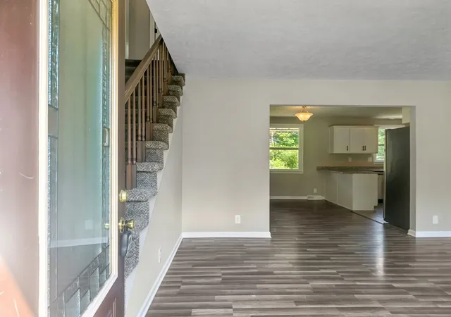 2nd image of 305 Cainridge Dr, Clarksville, TN 37040 | MLS# 3510433