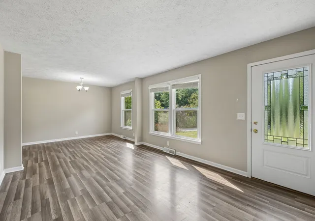 3rd image of 305 Cainridge Dr, Clarksville, TN 37040 | MLS# 3510433