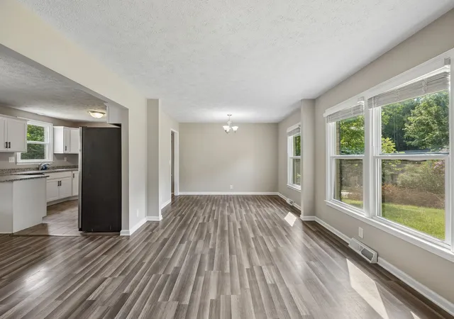 4th image of 305 Cainridge Dr, Clarksville, TN 37040 | MLS# 3510433