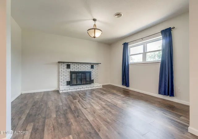 Photo 3 of Single family home for sale at 504 Mccrary Dr, Morristown, TN 37814 | MLS# 3612597 | Listing updated on 2026-10-07