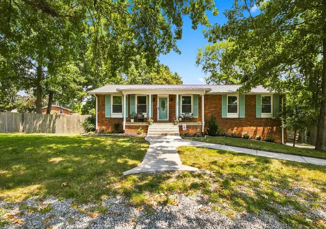1st image of 106 Marseille Dr, Hendersonville, TN 37075 | MLS# 3506031