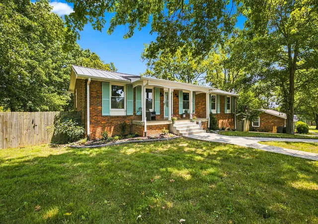 2nd image of 106 Marseille Dr, Hendersonville, TN 37075 | MLS# 3506031
