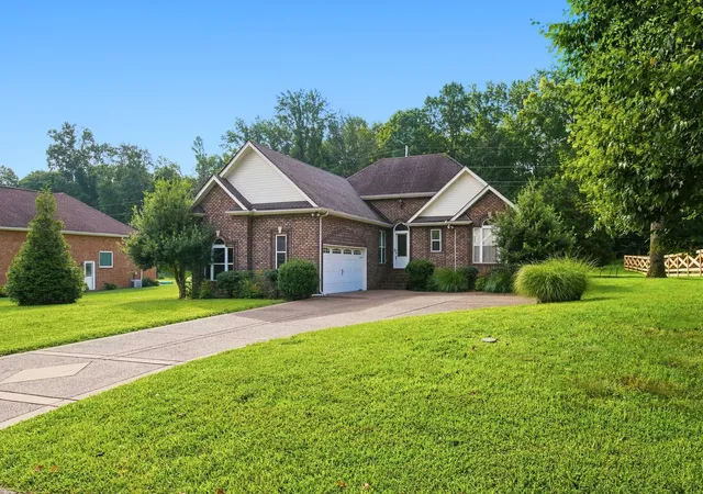 1st image of 807 Cottonwood Ct, Springfield, TN 37172 | MLS# 3333520