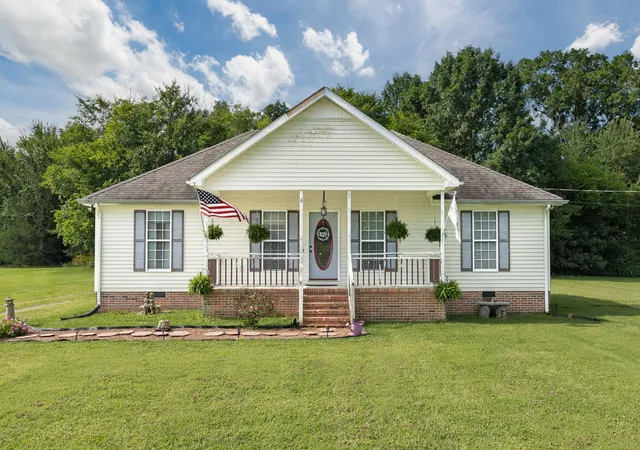 2nd image of 41 Volunteer Rd, Petersburg, TN 37144 | MLS# 3335802