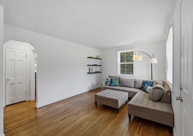 2nd image of 2002 Riverwood Dr, Nashville, TN 37216 | MLS# 3336422
