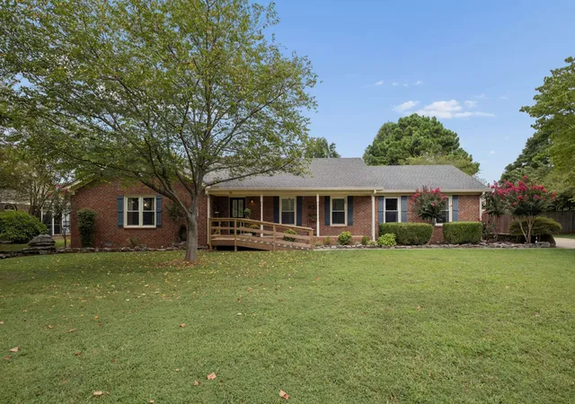 Photo 2 of Single family home for sale at 518 Winthorne Ct, Murfreesboro, TN 37129 | MLS# 3527877 | Listing updated on 2026-09-23