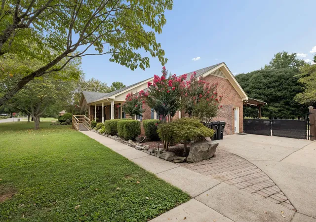 Photo 2 of Single family home for sale at 518 Winthorne Ct, Murfreesboro, TN 37129 | MLS# 3527877 | Listing updated on 2026-09-03
