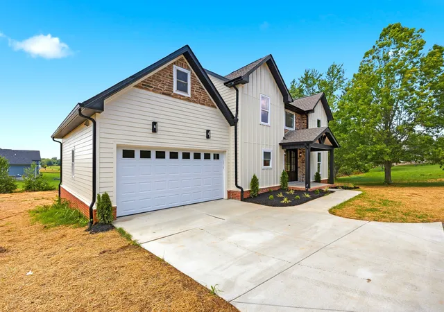 Photo 3 of Single family home for sale at 3305 Dobbins Pike, Portland, TN 37148 | MLS# 3336361 | Listing updated on 2026-10-09