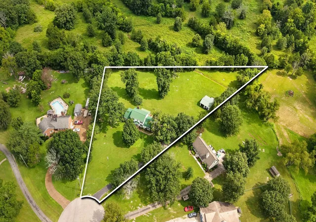 Photo 2 of Single family home for sale at 401 Bluegrass Ct, Lebanon, TN 37090 | MLS# 3509896 | Listing updated on 2026-08-28