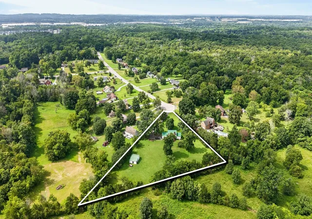 Photo 2 of Single family home for sale at 401 Bluegrass Ct, Lebanon, TN 37090 | MLS# 3509896 | Listing updated on 2026-08-28