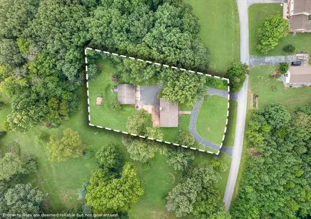 Photo 1 of Single family home for sale at 252 Edgewood Dr, Cadiz, KY 42211 | MLS# 3500849 | Listing updated on 2026-09-28
