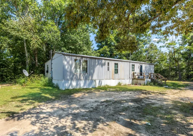 2nd image of 179 Reeves Rd, Hohenwald, TN 38462 | MLS# 3499798
