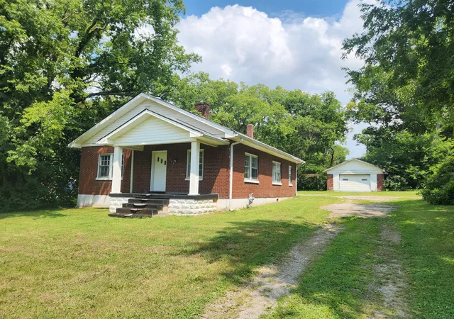 2nd image of 805 Blackburn Ln, Columbia, TN 38401 | MLS# 3333658