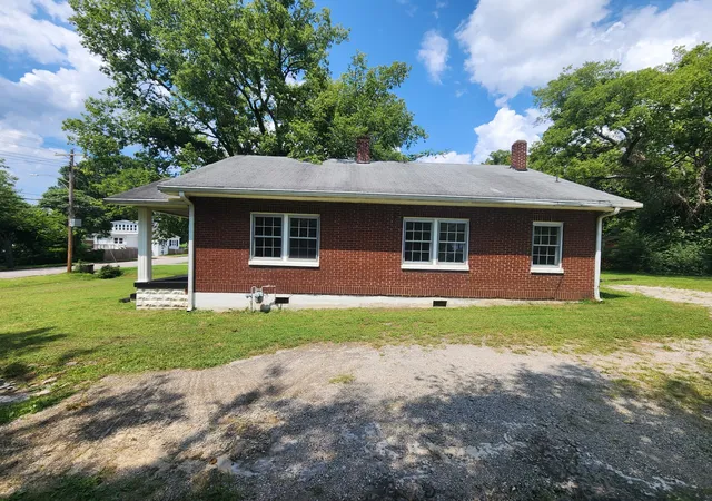 3rd image of 805 Blackburn Ln, Columbia, TN 38401 | MLS# 3333658