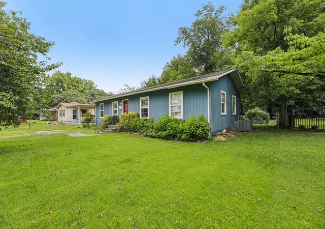 Photo 3 of Single family home for sale at 1610 Graybar Ln, Murfreesboro, TN 37129 | MLS# 3456865 | Listing updated on 2026-09-30