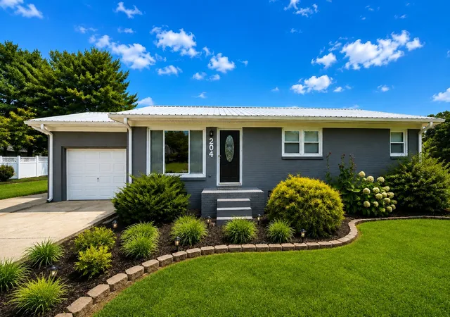 1st image of 204 Homeward Ave, Winchester, TN 37398 | MLS# 3510602