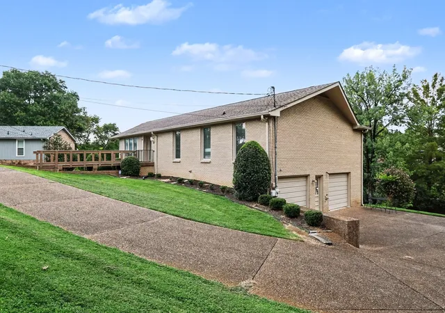 Photo 3 of Single family home for sale at 111 Rising Sun Ct, Old Hickory, TN 37138 | MLS# 3501192 | Listing updated on 2026-08-11