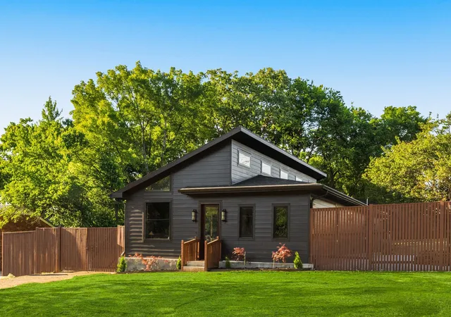 Photo 2 of Single family home for sale at 543 Norton Ave, Nashville, TN 37207 | MLS# 3464542 | Listing updated on 2026-09-18