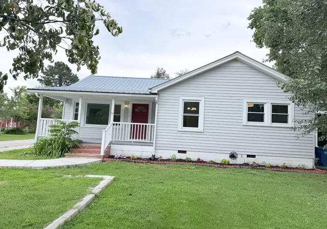 1st image of 1210 Oak Dr, Manchester, TN 37355 | MLS# 3333905