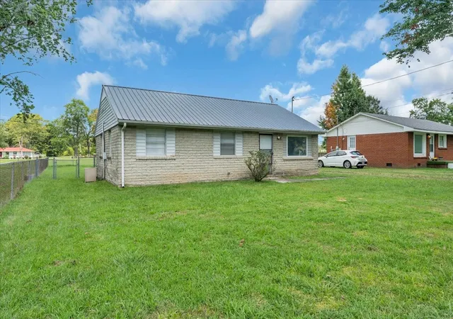 2nd image of 313 Helen St, Tullahoma, TN 37388 | MLS# 3333907