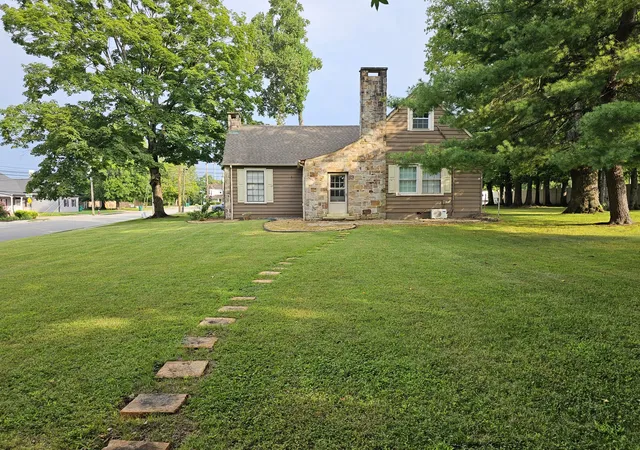 Photo 3 of Single family home for sale at 110 S Porter St, Winchester, TN 37398 | MLS# 3508033 | Listing updated on 2026-09-22