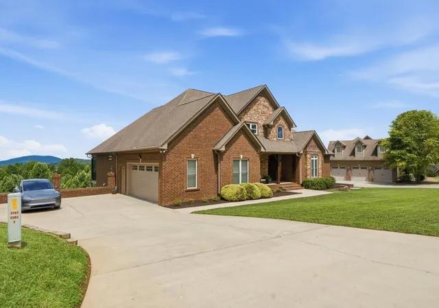 Photo 3 of Single family home for sale at 9976 Deer Ridge Dr, Ooltewah, TN 37363 | MLS# 3599485 | Listing updated on 2026-10-05