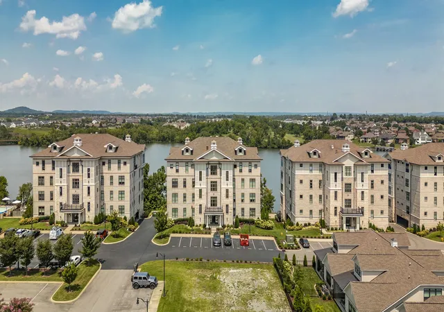 2nd image of 1024 Club View Dr #E203, Gallatin, TN 37066 | MLS# 3336029
