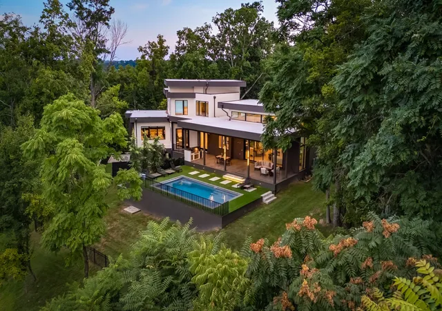 Photo 1 of Mansion for sale at 663 Hunters Trl, Nashville, TN 37209 | MLS# 3507966 | Listing updated on 2026-08-31