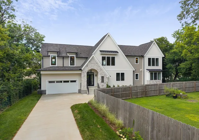 2nd image of 2018 Overhill Dr, Nashville, TN 37215 | MLS# 3333825